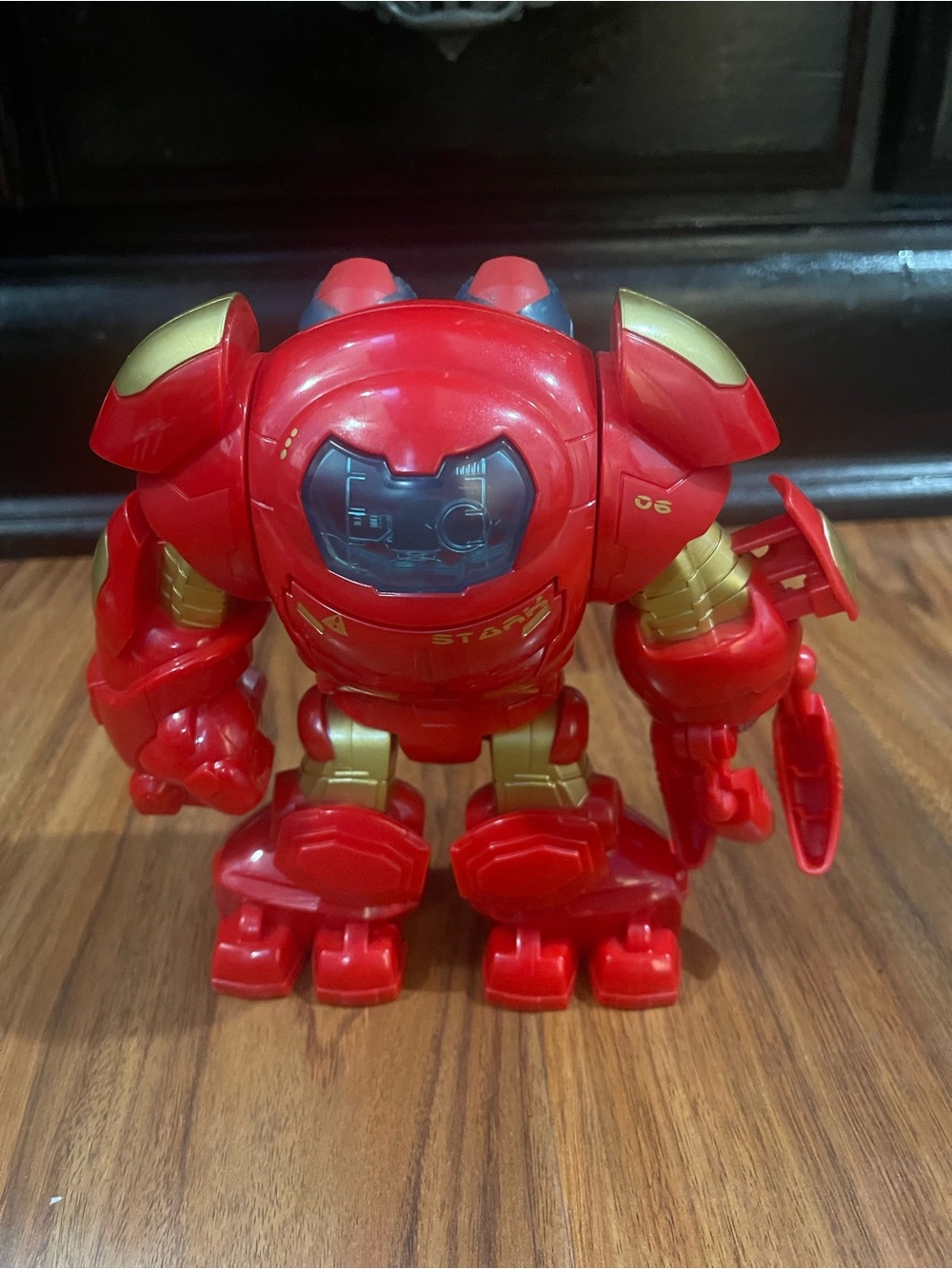 Playskool Heroes Marvel Super Hulkbuster Suit Red and Gold Robot Action Figure